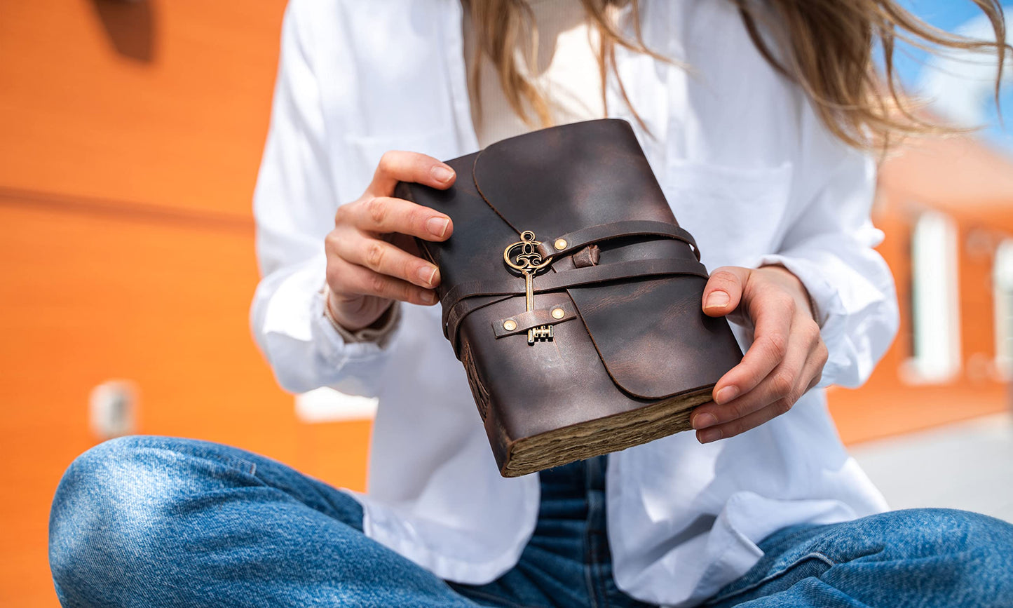 Leather Journal with lined Deckle Edge Paper 8x6 inch and Vintage Key/Handmade Writing Notebook Diary/Bound Daily Notepad for Men & Women Medium, Sketch/Writing pad for Artists